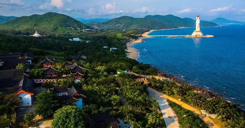 Sanya Serenity: Reclaiming Leisurely Moments with Parents Between Mountain and Sea